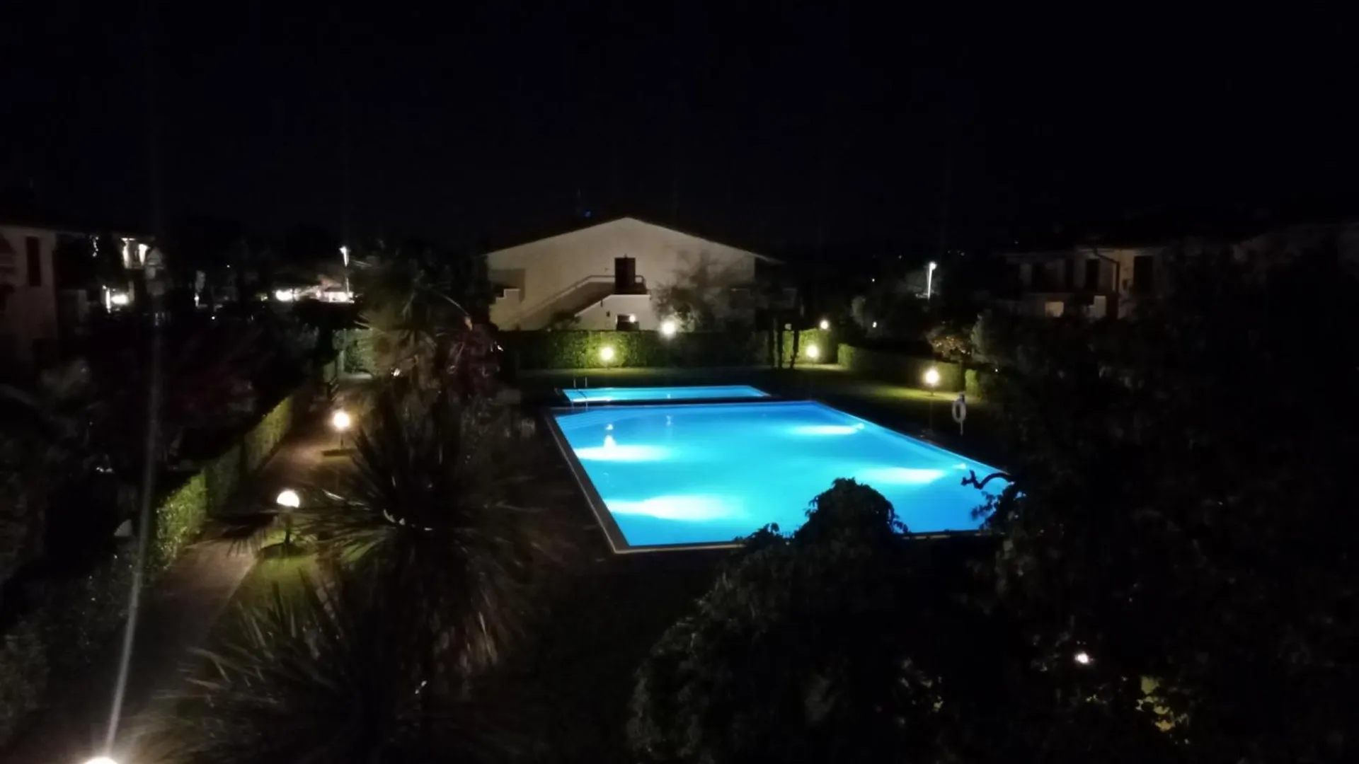 Rivazzurra Apartment - Con Piscina E Wifi Sirmione
